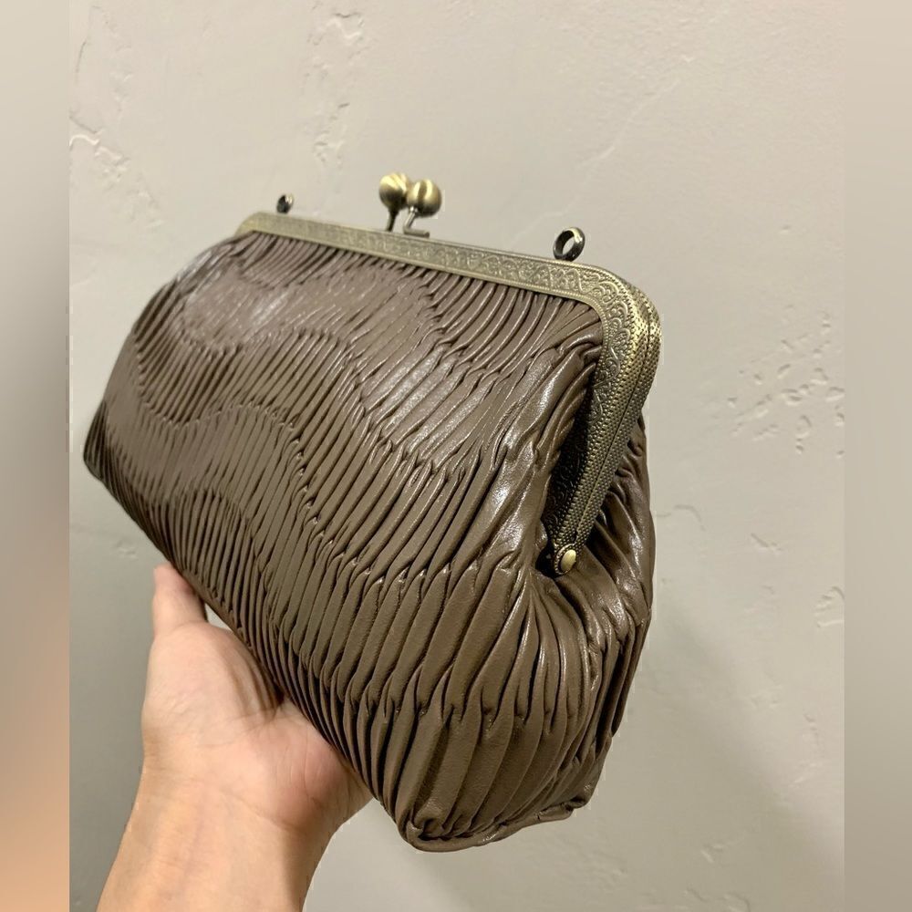 Brownish Pleated Genuine Leather Handmade Retro Kisslock Clutch, Multi Use Purse - Picture 12 of 16